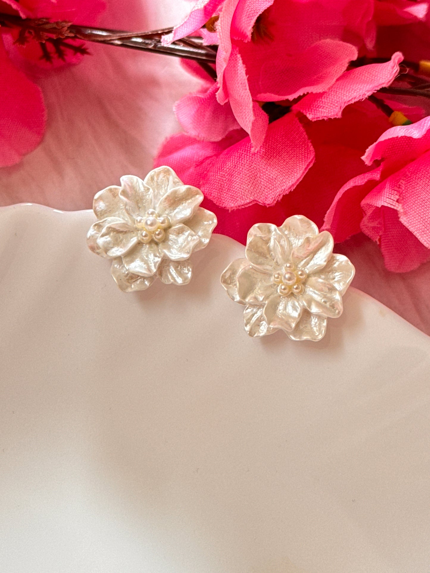 White Floral Statement Earrings – Chic Pearl Accent Studs