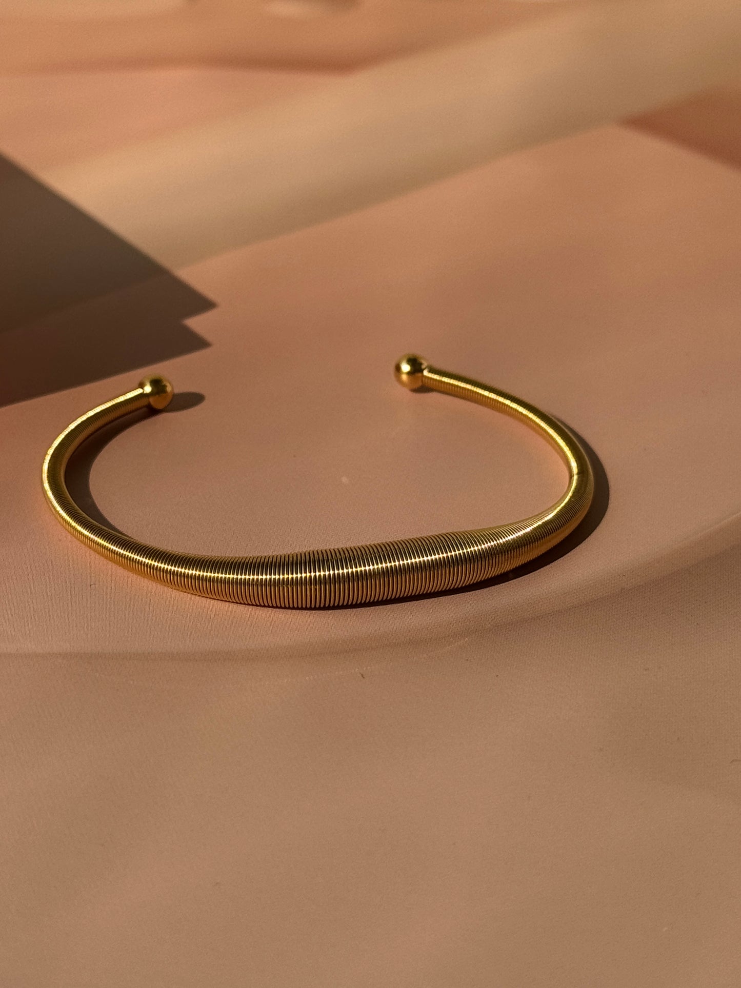 Spiral Open Hand Cuff