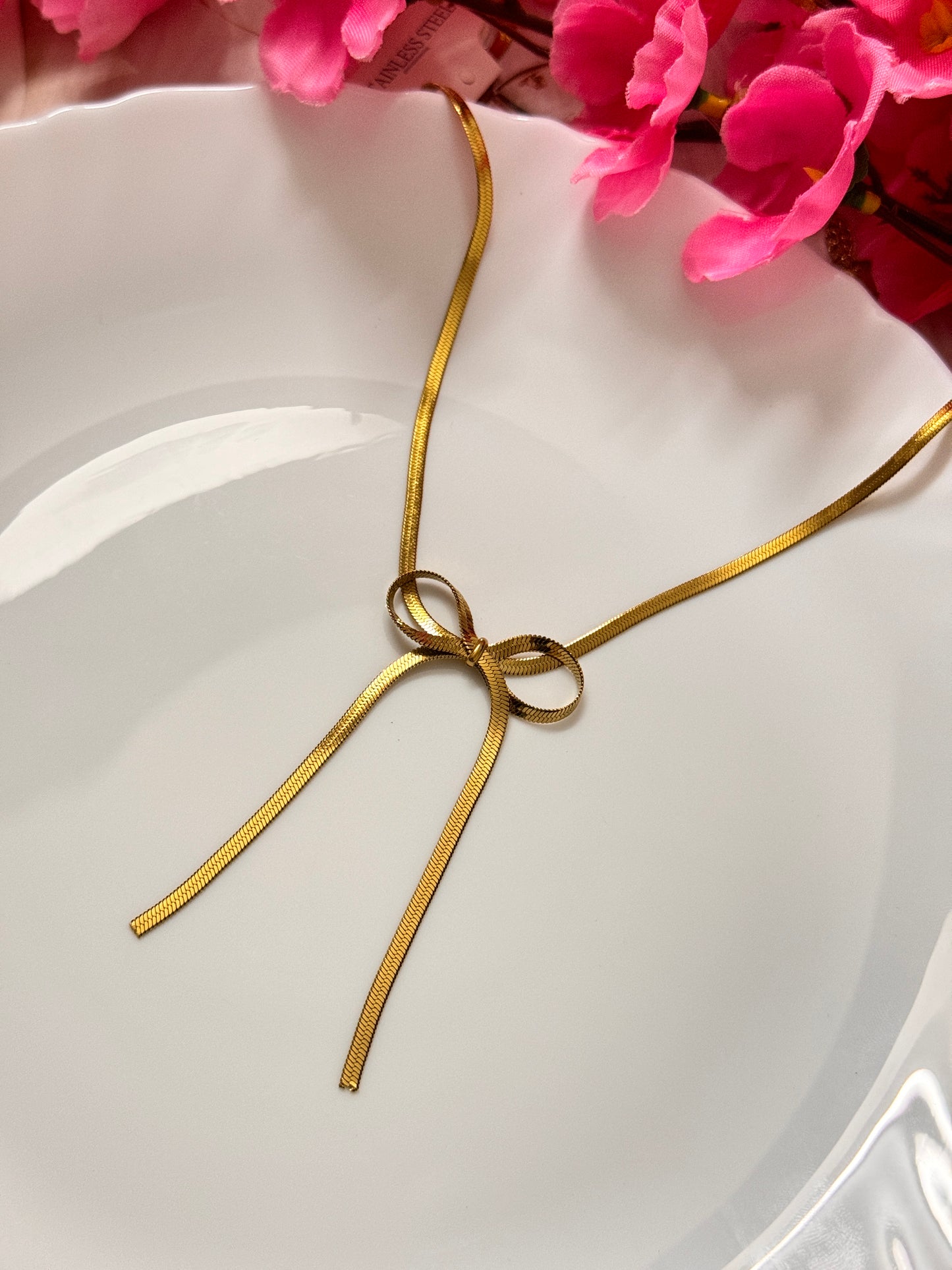 Bow Necklace