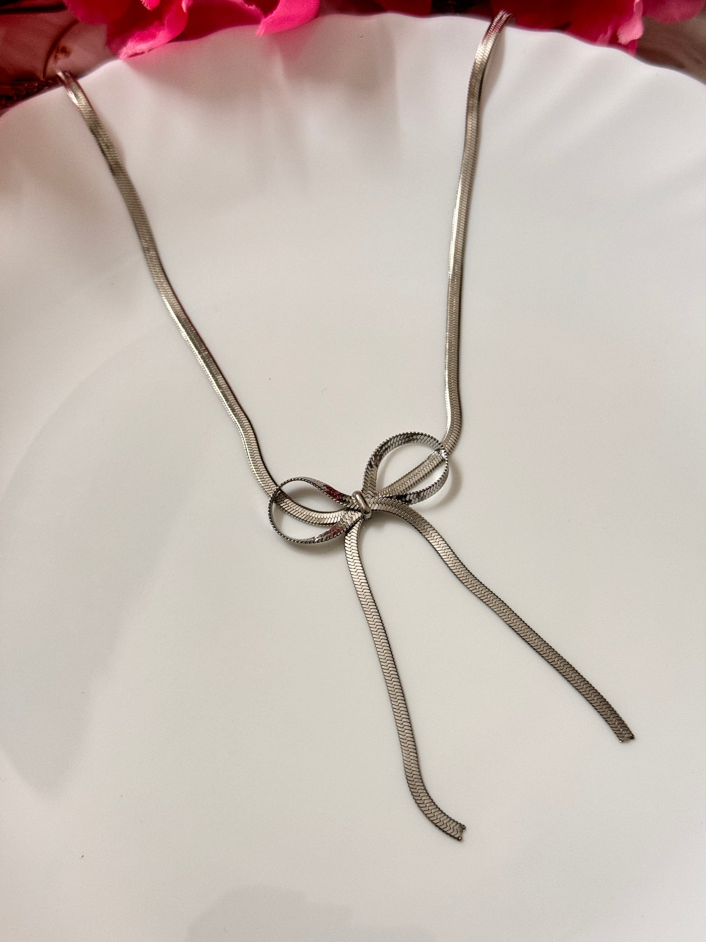 Bow Necklace