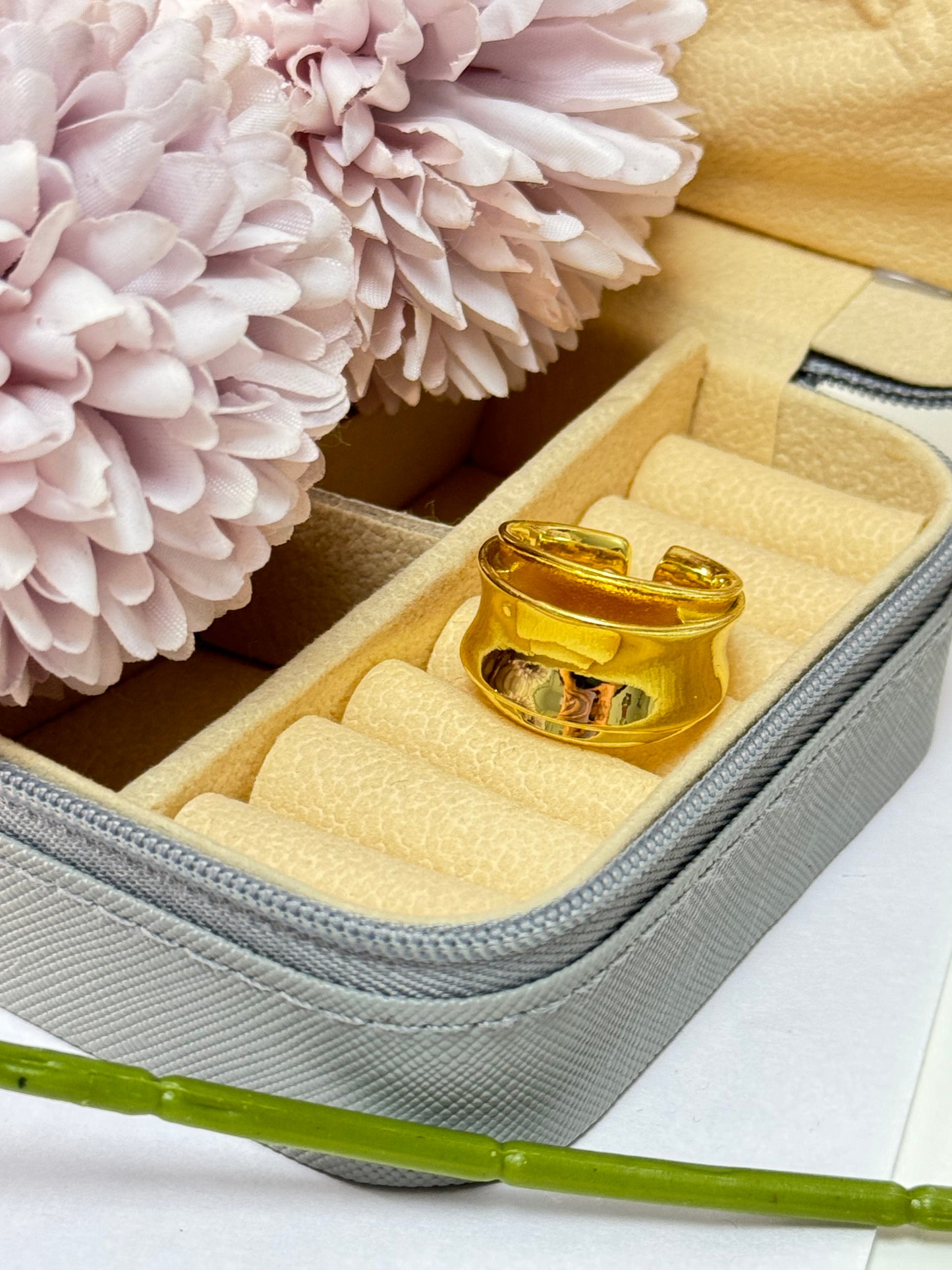 Golden Chunky Finger Ring