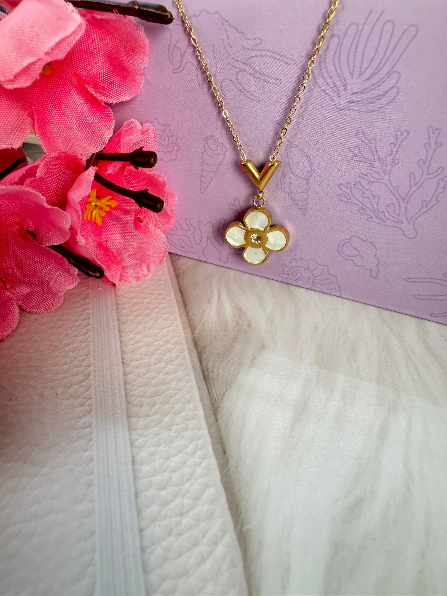 Beautiful Flora  Anti Tarnish Necklace