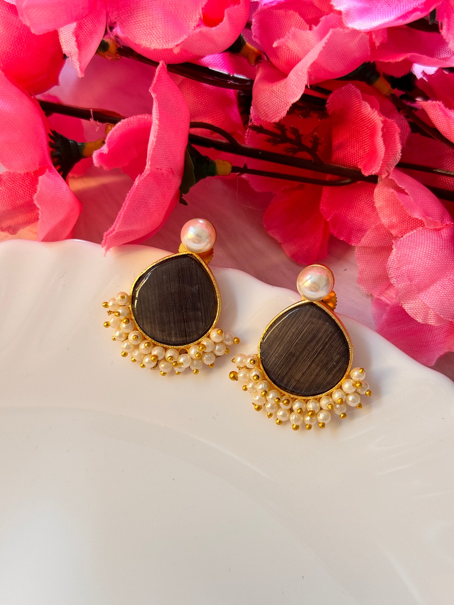 Monalisa Stone Pearl Studs