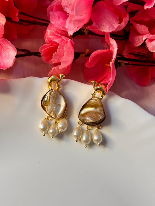 Camel Uncut Pearl Golden Studs