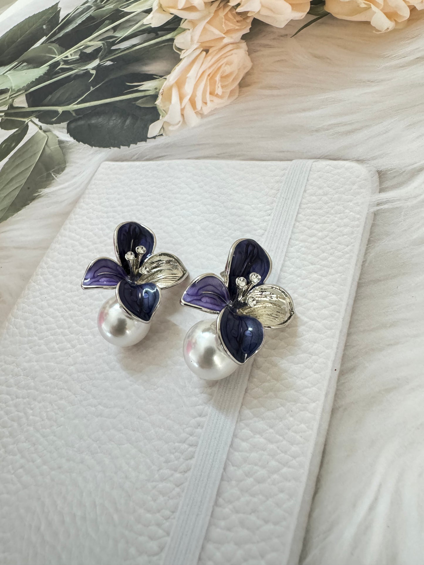 Pearl Studs