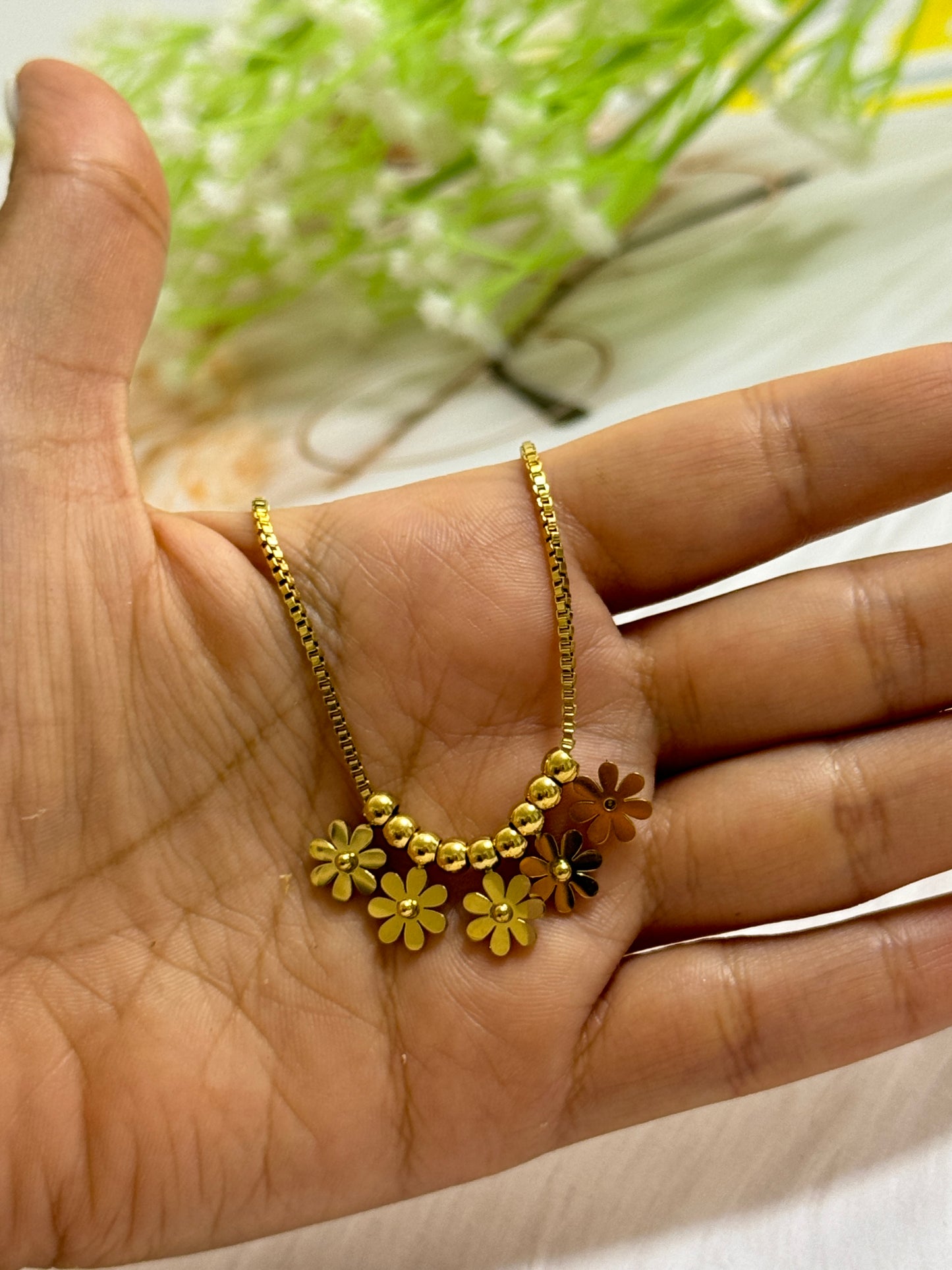 Gold-Plated Daisy Flower Pendant Necklace for Women | Anti-Tarnish Stainless Steel Chain