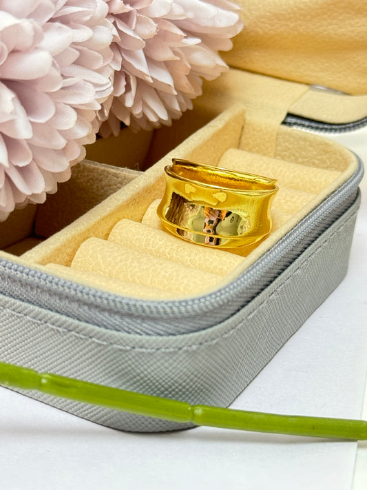 Golden Chunky Finger Ring