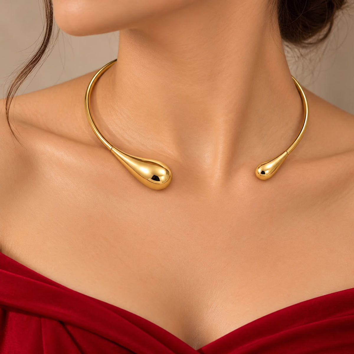 Minimalist Gold Teardrop Choker Necklace