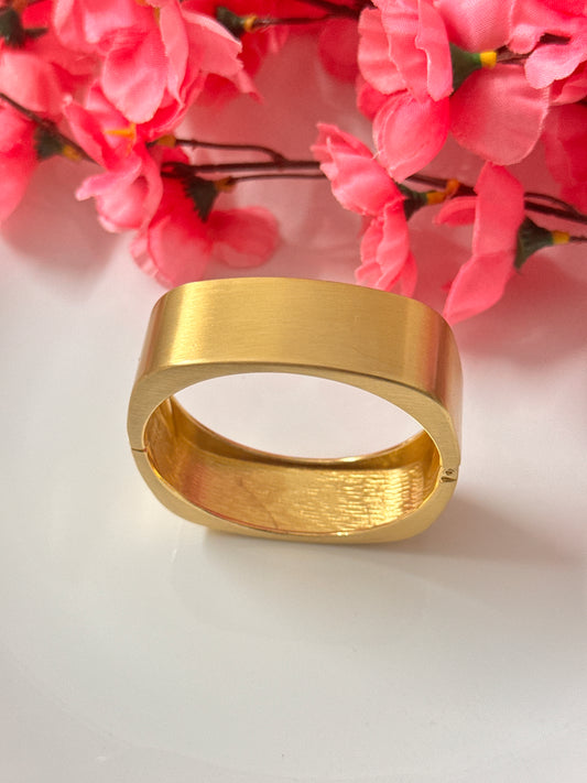 Golden Chunky Bracelet