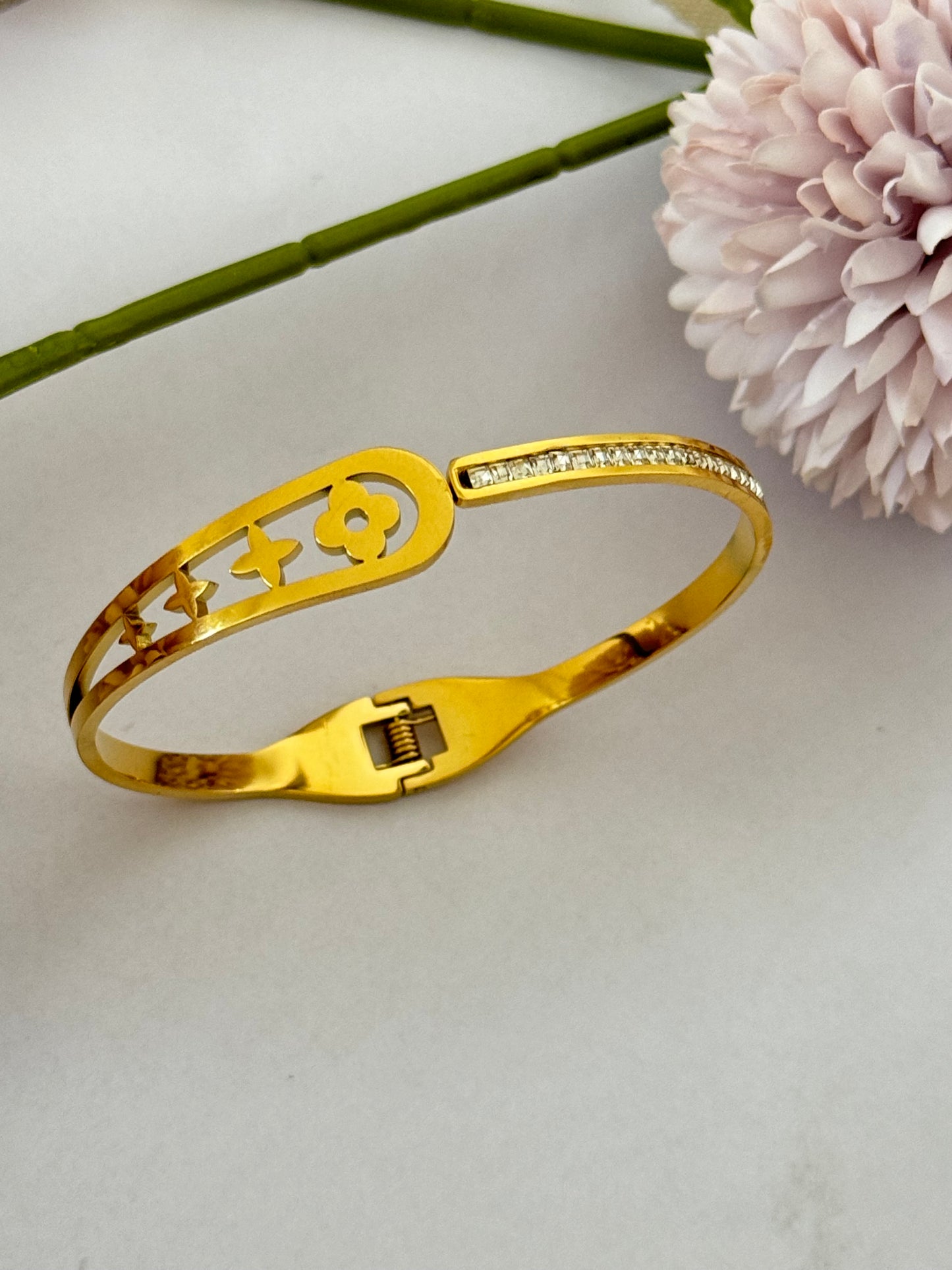 Gold Plated Front Open Bracelet