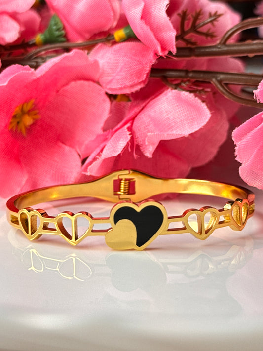 Black Heart Bracelet