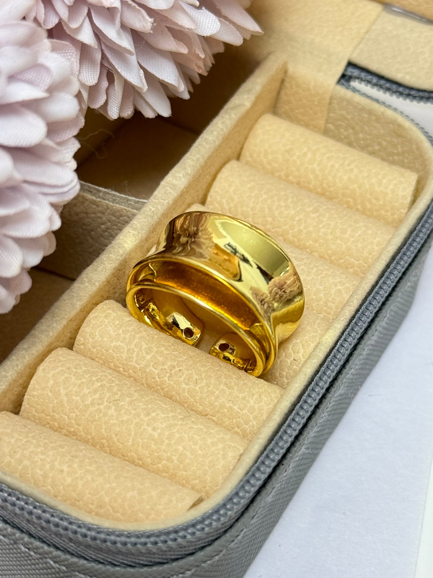 Golden Chunky Finger Ring