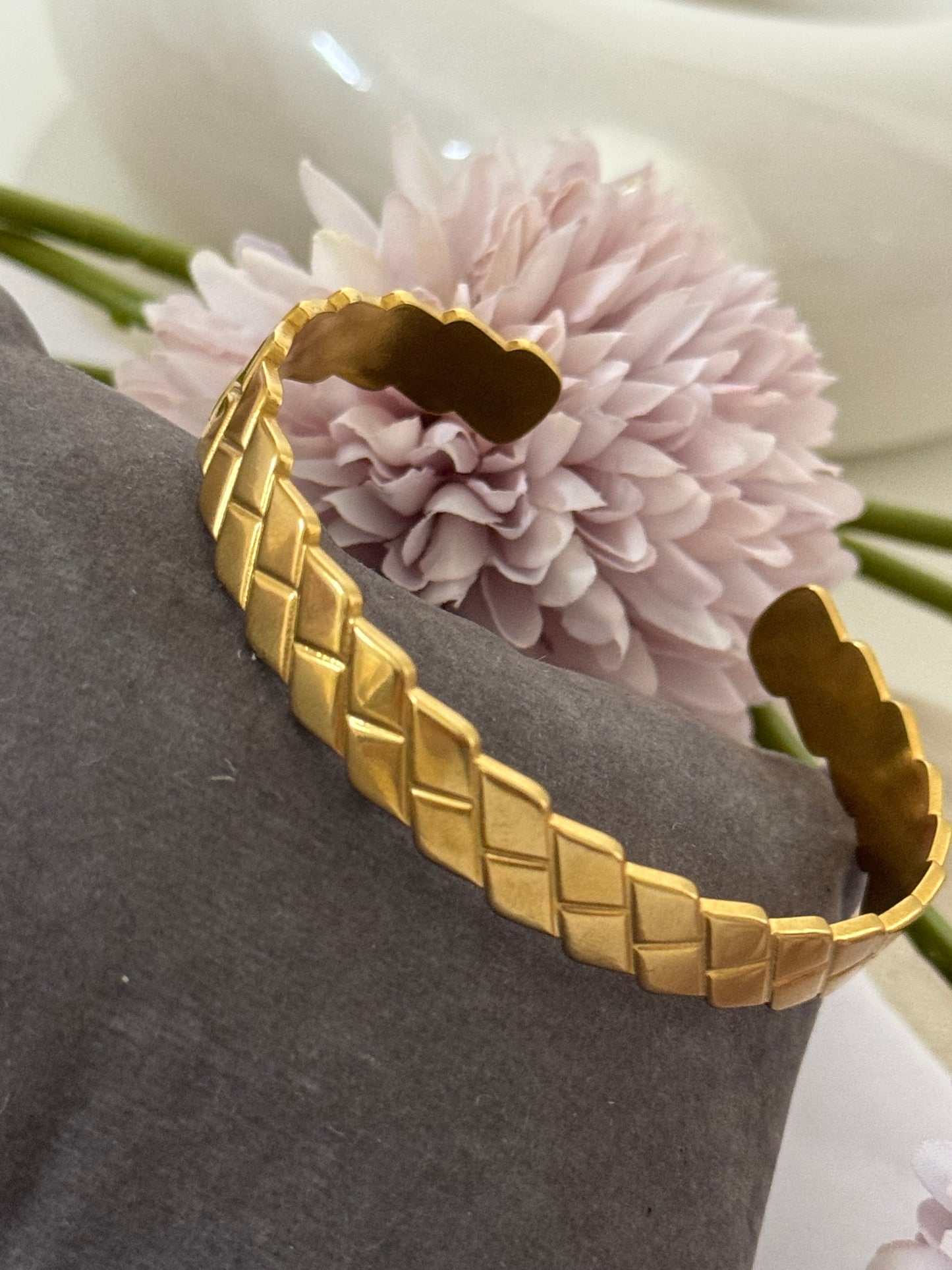 Anti tarnish Wide leaf Open Cuff Bangle