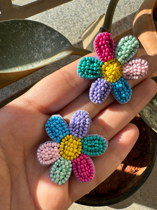 Multicolor Beaded Daisy