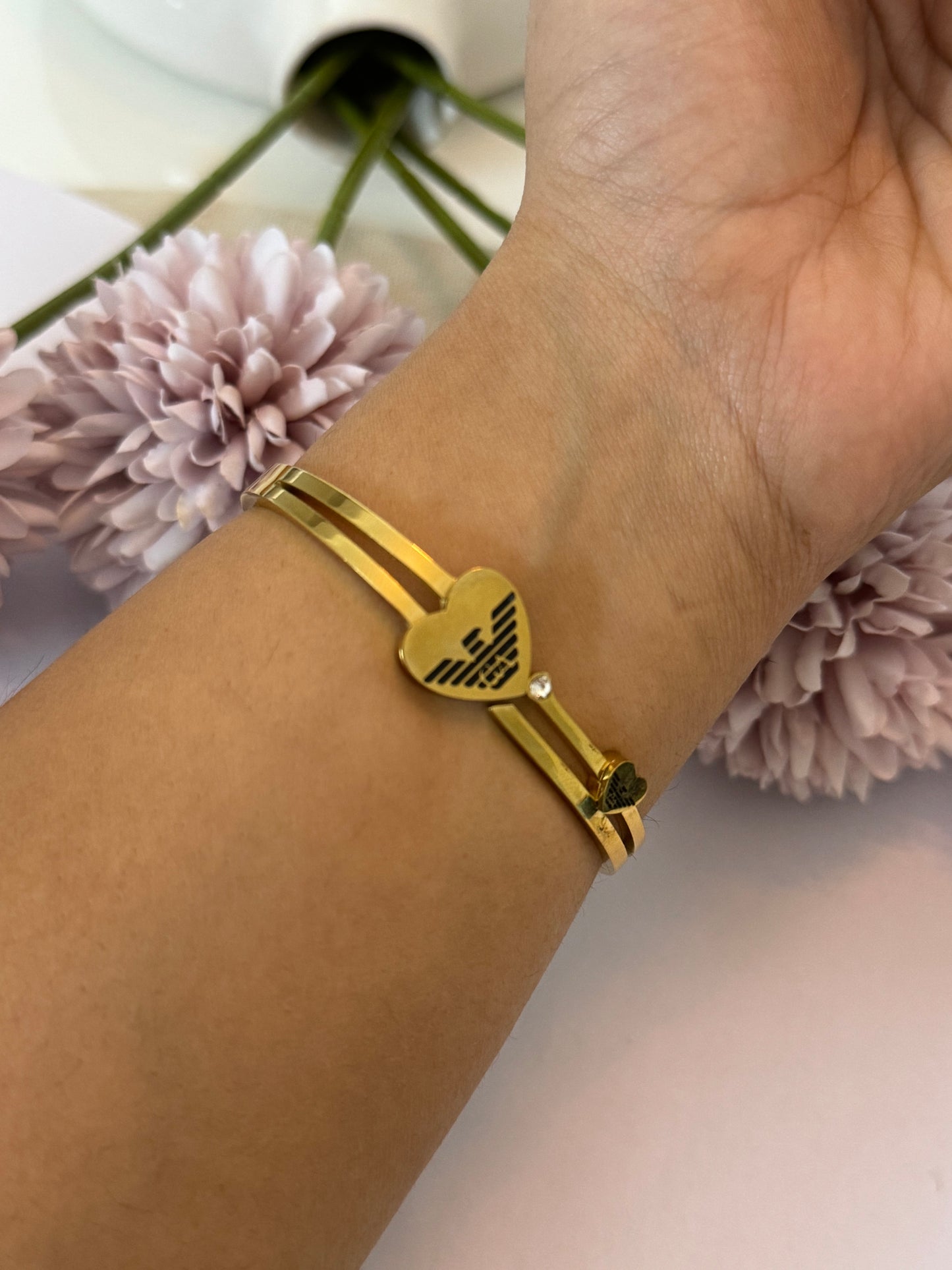 Golden Heart Front Open Bracelet