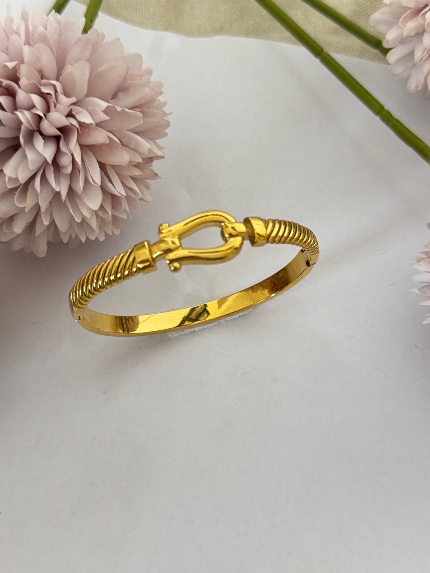 Gold plated lock Bracelet