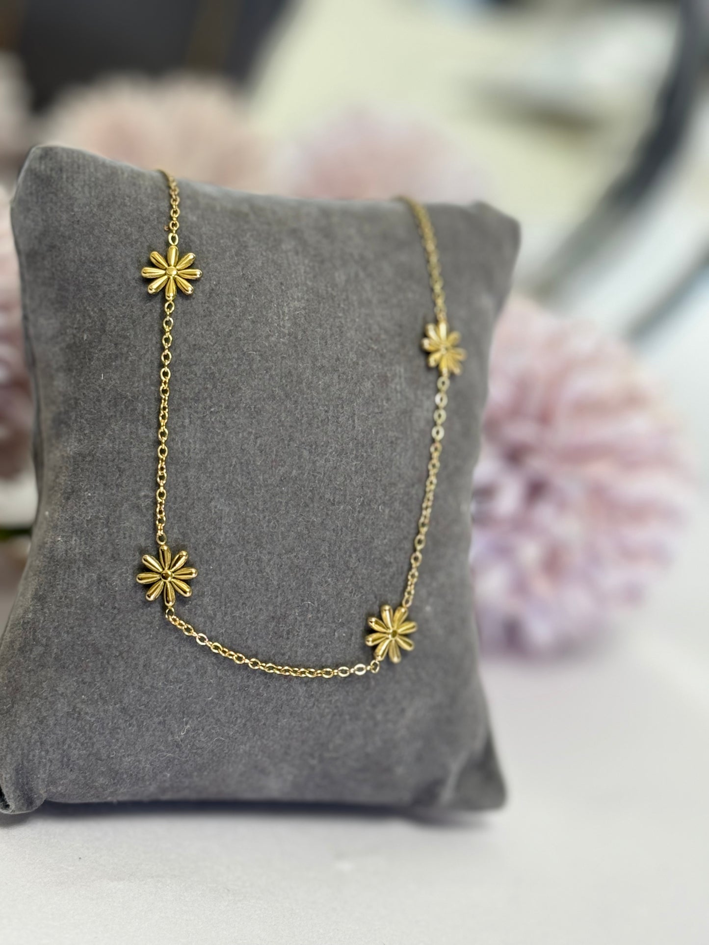 Gold Plated Daisy Necklace