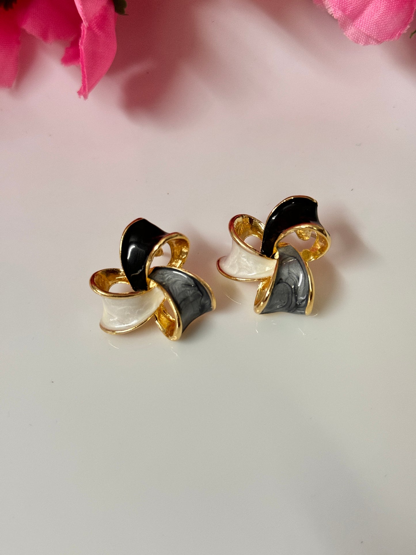 Criss Cross Studs
