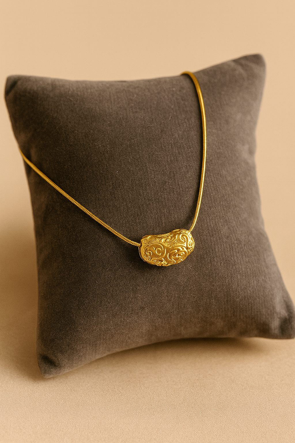 Gold Filigree Nugget Pendant Necklace – Elegant Designer Jewelry for Women”