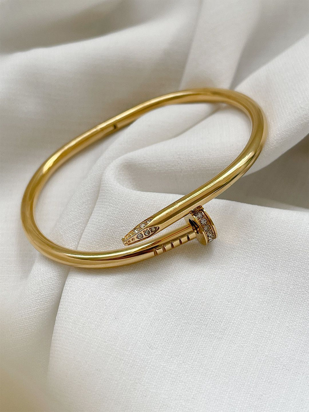 Nail Stone studded Bracelet