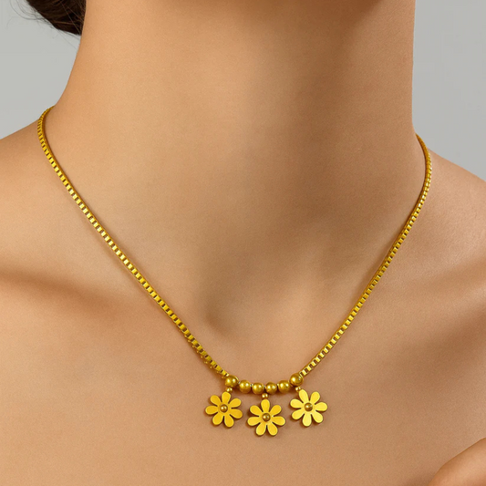 Gold-Plated Daisy Flower Pendant Necklace for Women | Anti-Tarnish Stainless Steel Chain
