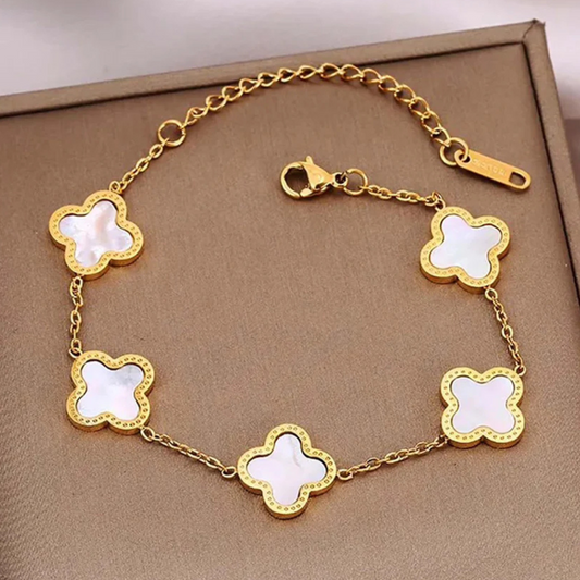 Stylish White Clover Bracelet | Minimal Chain Bracelet for Everyday Wear