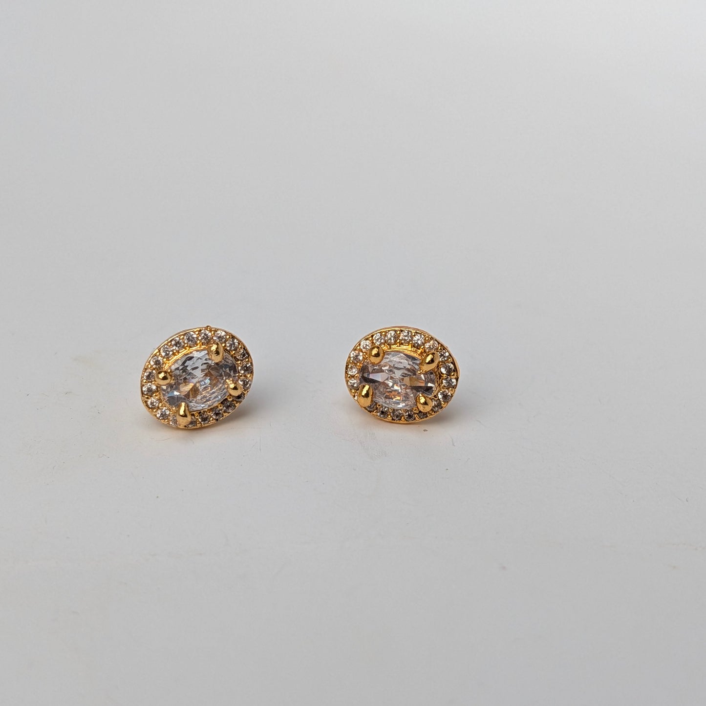 Gold Oval Earrings – Elegant Everyday Studs