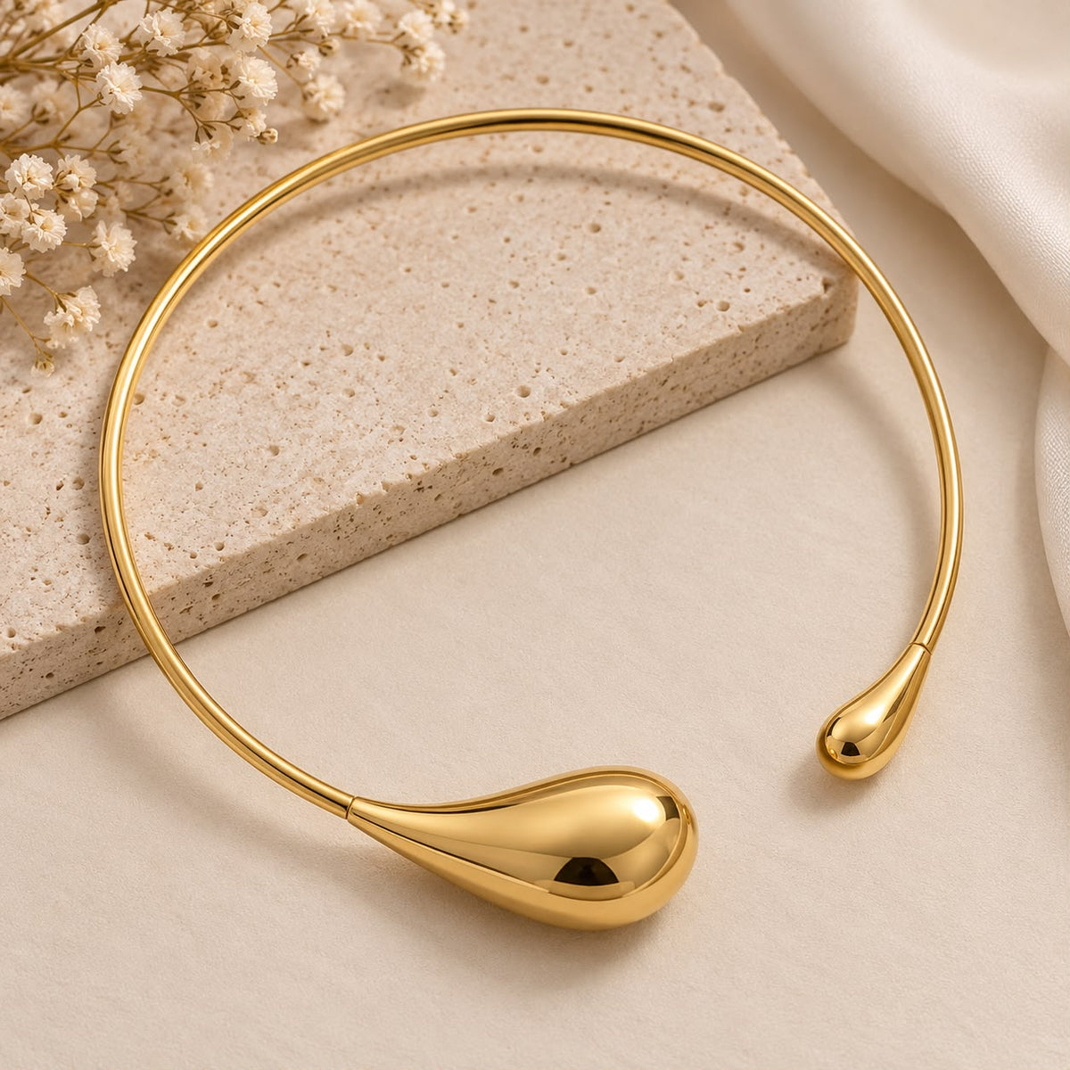 Minimalist Gold Teardrop Choker Necklace
